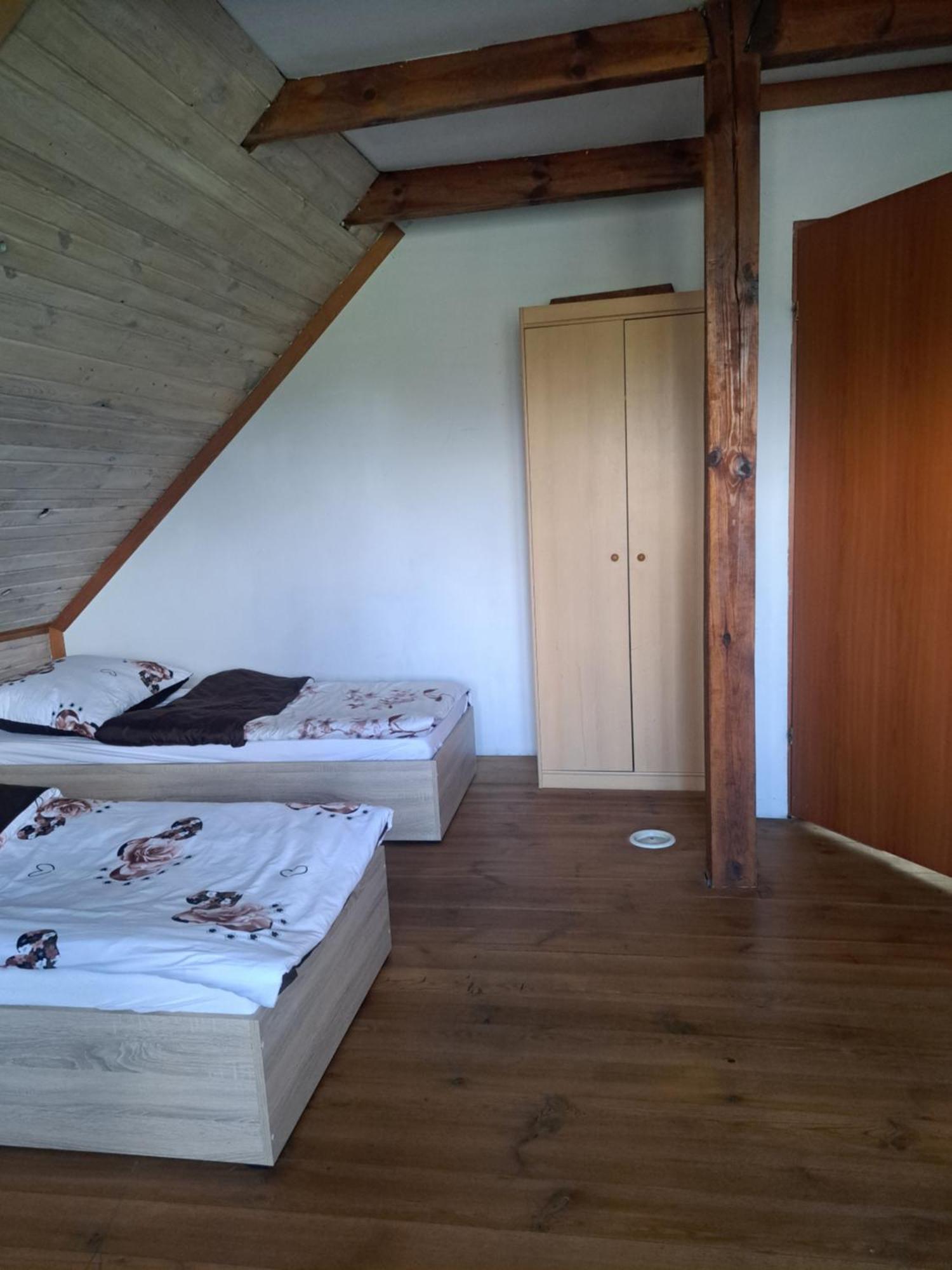 Bizon Guest House Sadowne ภายนอก รูปภาพ